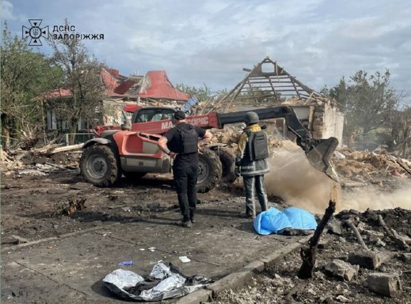 Окупанти вдарили балістикою по Миколаївщині та били КАБами по Запоріжжю: є жертви й поранені