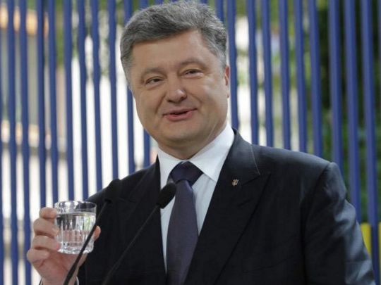 Порошенко подарував мільйон доларів, але продовжує скаржитись, що через санкції не може допомагати ЗСУ, — Сергій Іванов