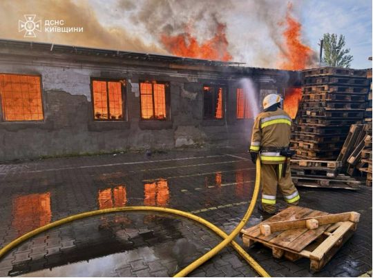 Рятувальники показали наслідки нічних ударів росіян по Волині, Житомирщині та Київщині (фото, відео)