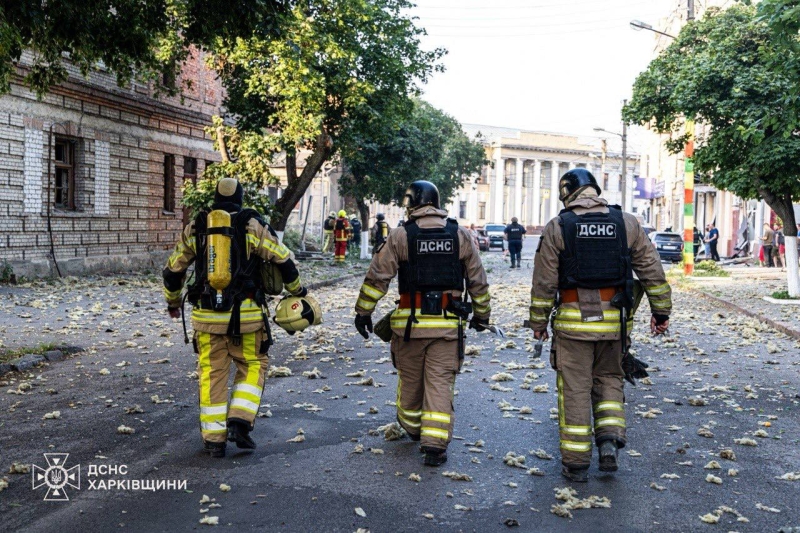 Вночі дрони ворога атакували Миколаїв та Чугуїв, а під ранок ударили по Сумах та Харкову (фото, відео)