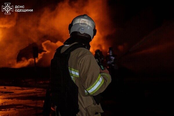 Масштабные пожары в пригороде Одессы: последствия ночной атаки БпЛА