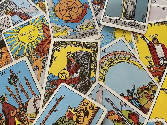 Близнюкам&nbsp;&mdash; &laquo;Паж мечів&raquo; та&nbsp;пильність, Терезам&nbsp;&mdash; &laquo;Правосуддя&raquo; та&nbsp;перевірка на&nbsp;чесність: Таро-прогноз на&nbsp;15 серпня