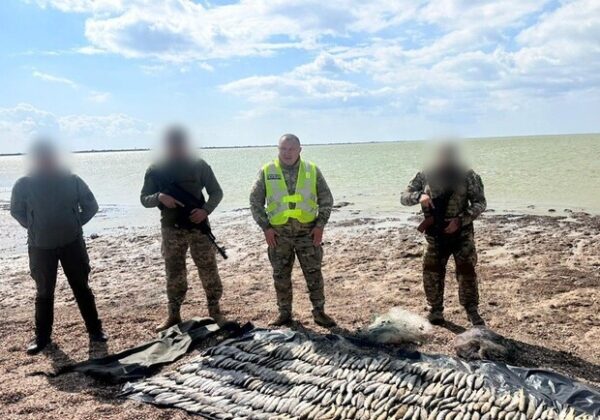 Ловил рыбу в Нацпарке "Тузловские лиманы": в Одесской области разоблачили браконьера