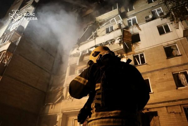 Будівля Кабміну спалахнула у&nbsp;Києві після нічної атаки ворога, є&nbsp;жертви (фото та&nbsp;відео)