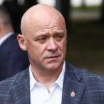 В 2017 году Труханов отказался от паспорта РФ из-за российского суда — появилось решение