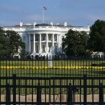 Трамп скасовує укази Байдена та пригрозив йому кримінальною відповідальністю