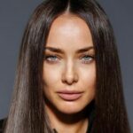 Лускали насіння при свічках: популярна акторка вразила спогадами (фото)