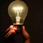 Енергетична криза у Києві: тисячі будинків без тепла, більшість міста без світла