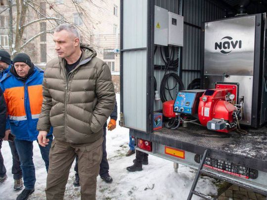 Тисячі людей без зброї в&nbsp;руках борються за&nbsp;життя Києва: Віталій Кличко відповів Володимиру Зеленському