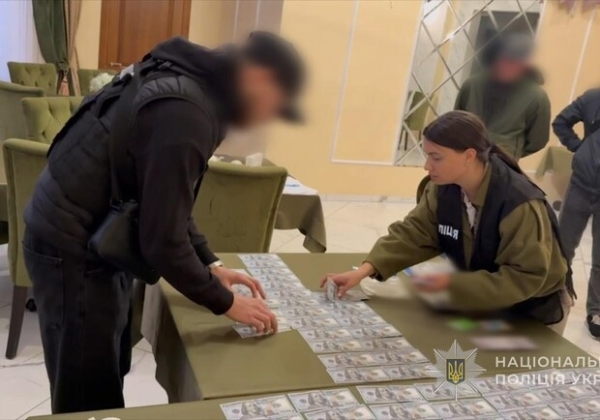 Требовал 15 тысяч долларов за "службу в тылу": в Одесской области задержали военного руководящего состава Требовал 15 тысяч долларов за "службу в тылу": в Одесской области задержали военного руководящего состава