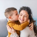 День матери в 2026 году: когда праздновать